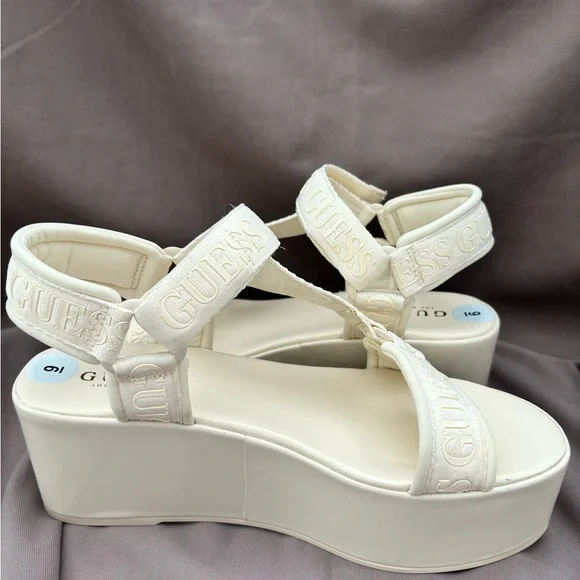 NWOT GUESS PLATFORM OFF WHITE SZ 9 SANDALS CLOTH STRAPS WITH GUESS LOS ANGELES - Picture 5 of 13